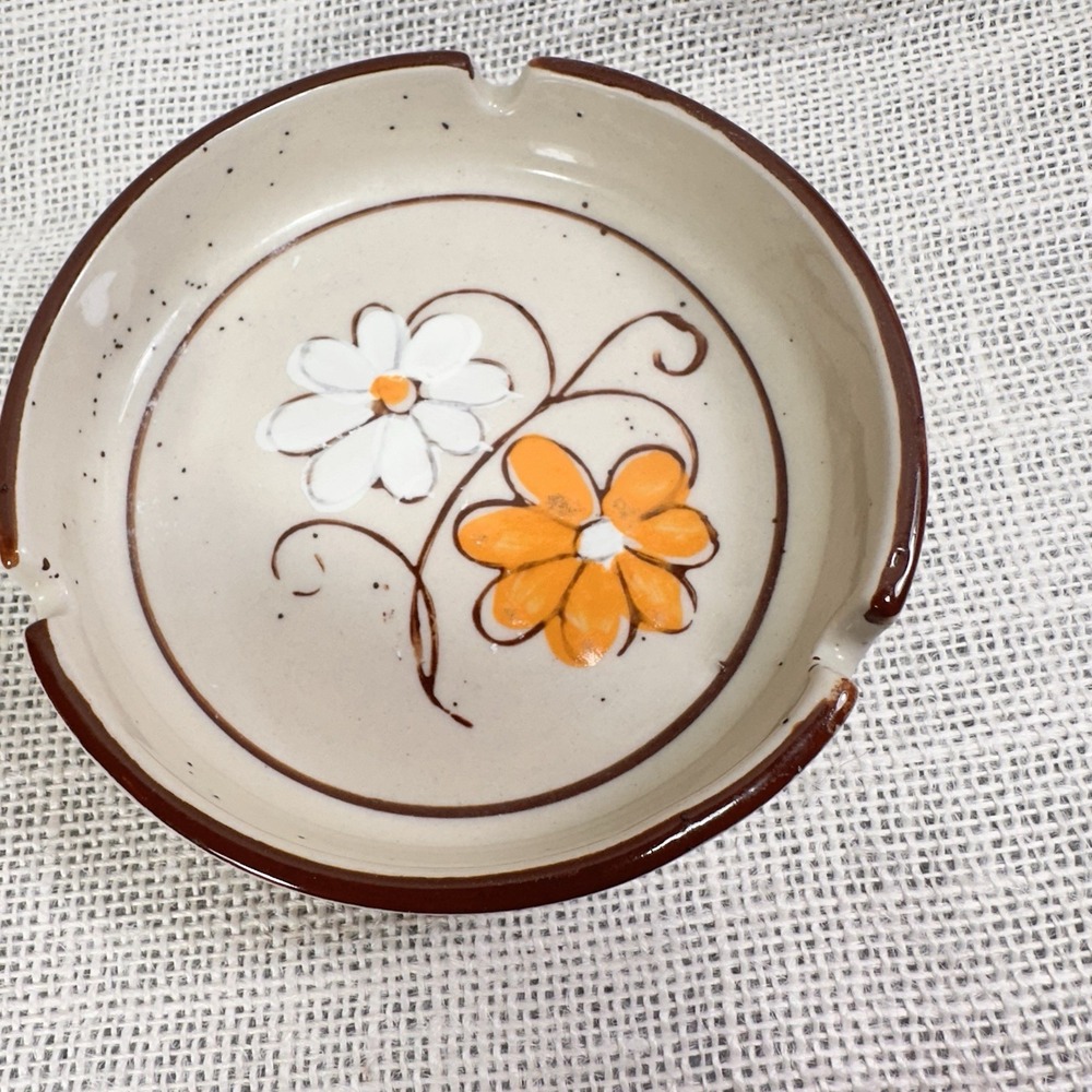 Ceramic Ashtray Made in Japan MCM Pottery Speckled Glaze Freckled Finish Flowers